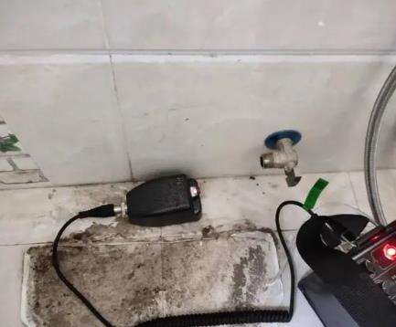 鸡冠屋顶漏水维修公司分享下卫生间漏水的危害及解决方法